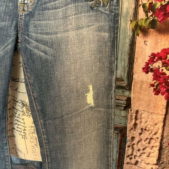 Guess Jeans Foxy Flare Leg embroidered distressed jeans, size 27, excellent - Picture 6 of 16